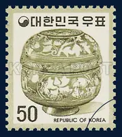 Bunchong-ware Vessel Inlaid with Peony