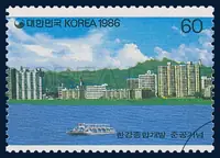 A multitude of building and an excursion ship of the Han Riverside