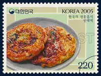 bindaetteok (pan-fried ground mung bean)